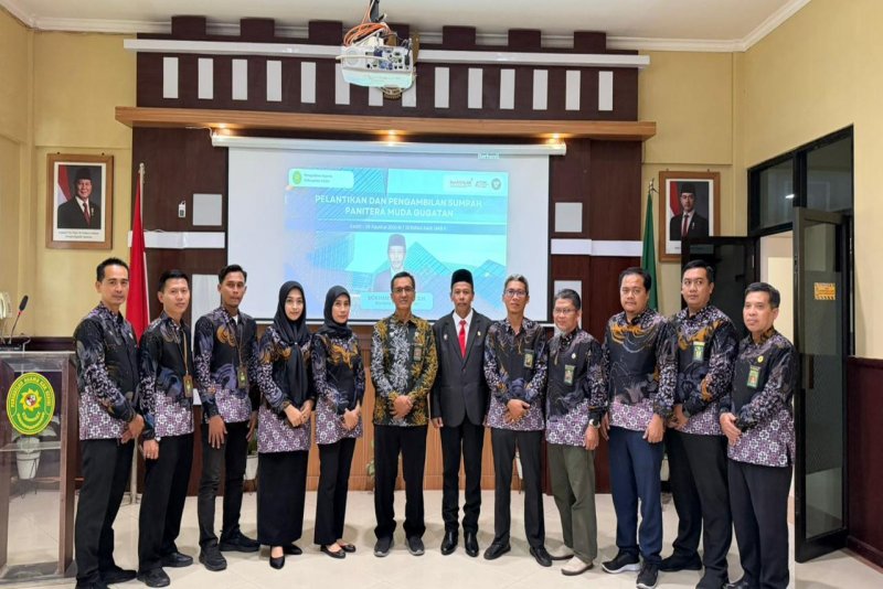 PA Ngawi Antar Alih Tugas Mokhammad Imron, S.H. sebagai Panitera Muda Gugatan PA Kabupaten Kediri