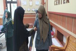 Seluruh ASN PA Ngawi Ikuti Pengukuran Seragam Putih Biru di Multimedia Center